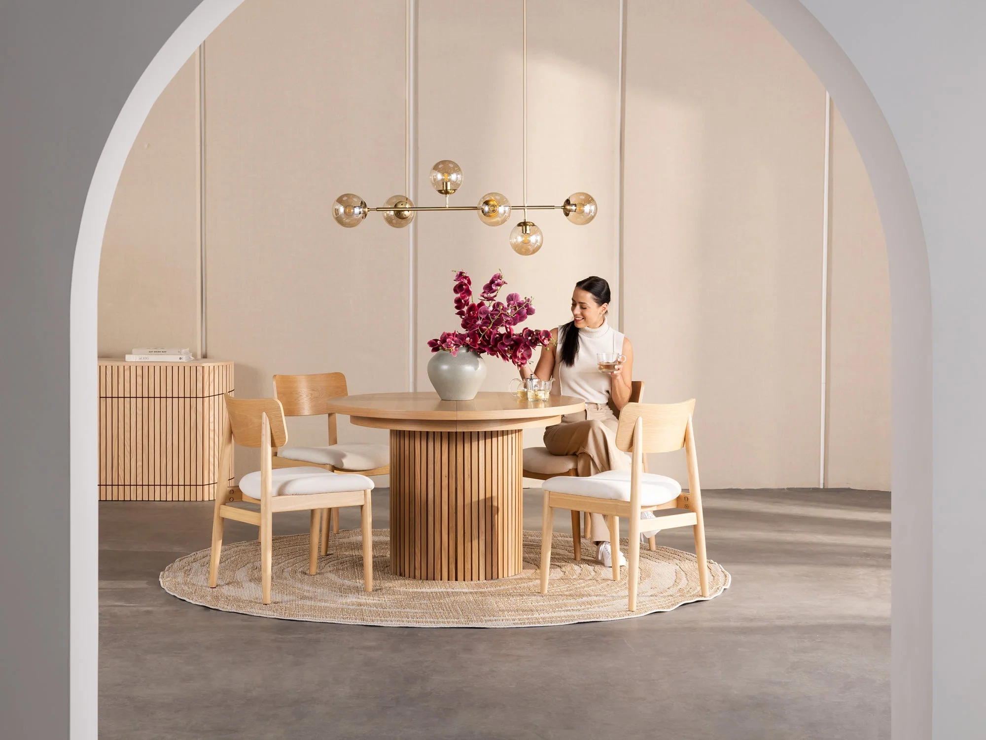 Round Dining Set - The Family - Image 14