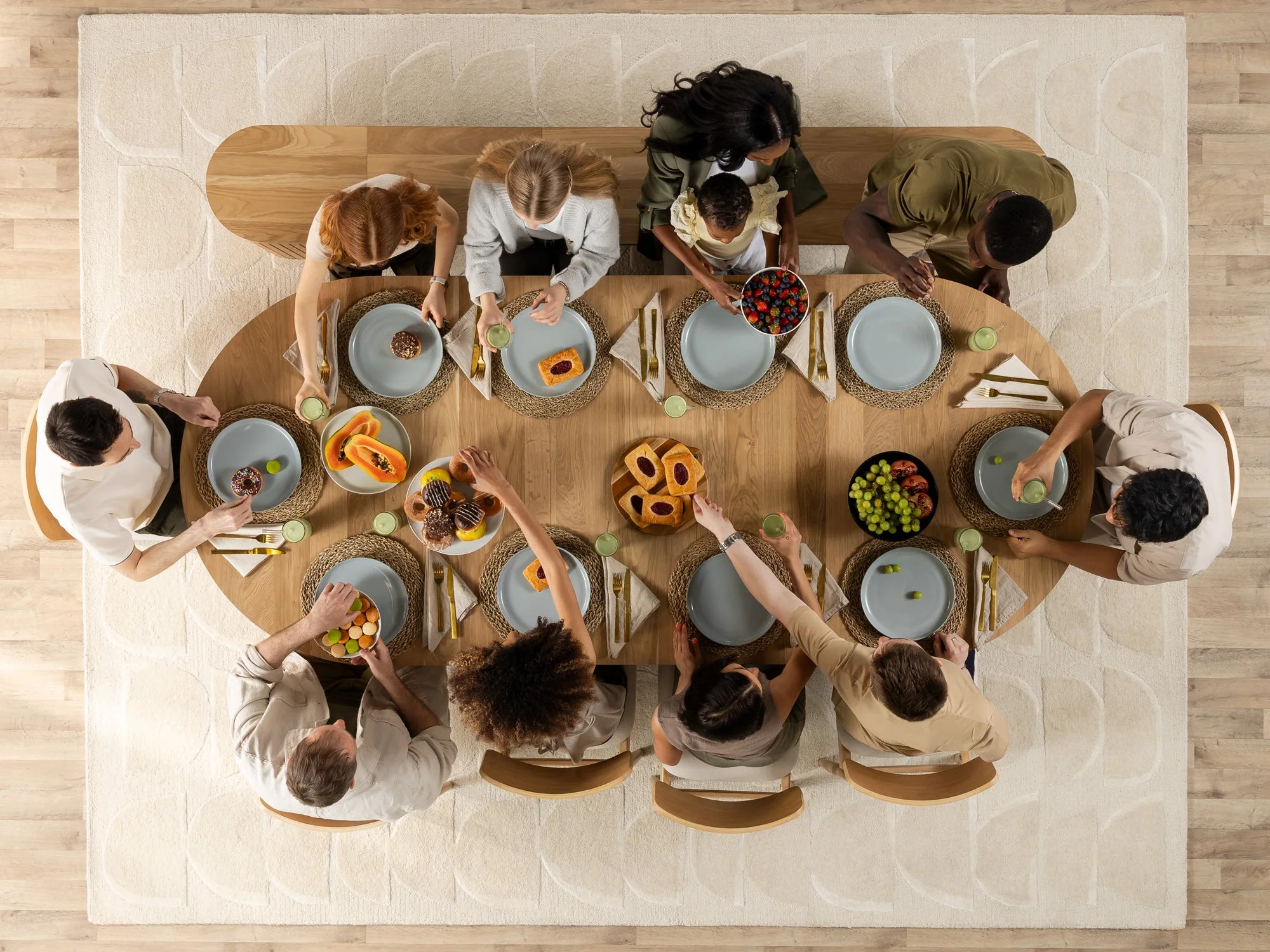 Round Dining Set - The Family - Image 19